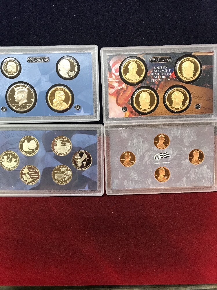 2009 Proof Set And 2009 Mint Set
