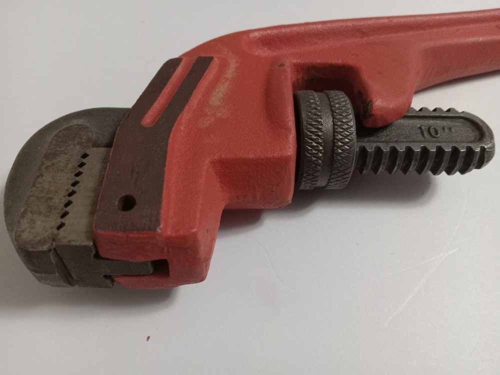 Vintage Pittsburgh 10" Offset Pipe Wrench Red Steel Work Tool