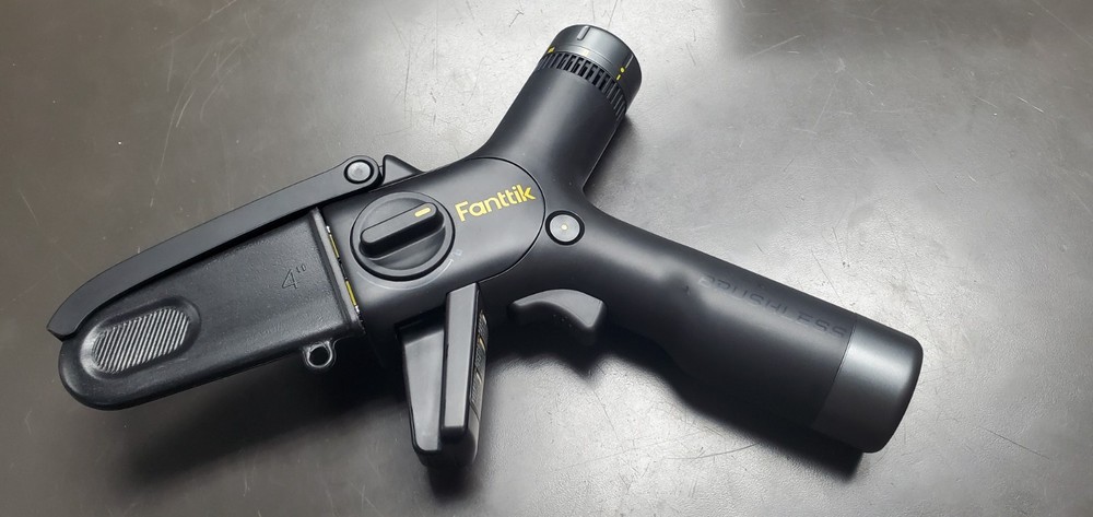 Fanttik W10 APEX Mini Chainsaw.