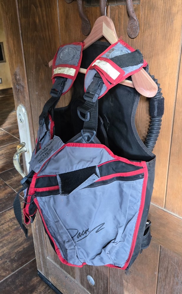 Dacor Chameleon BC Red, Gray & Black Large