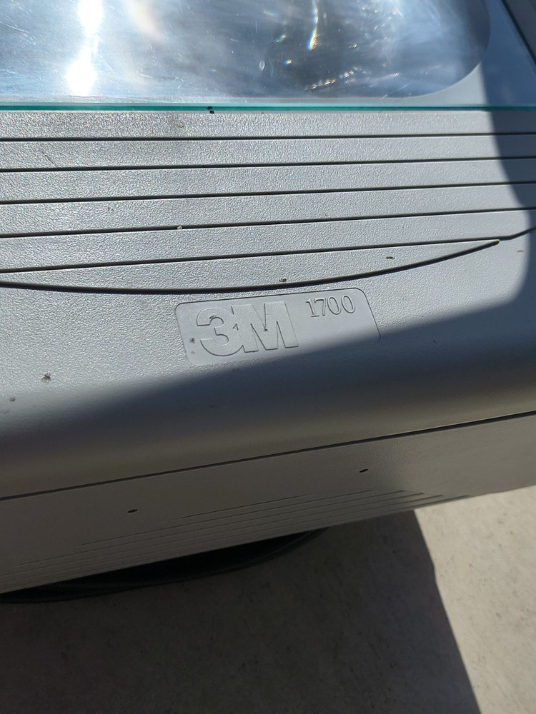 3M 1700 Series overhead projector