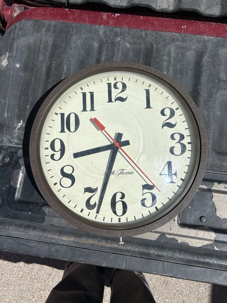 Seth Thomas Vintage Electric Wall Clock