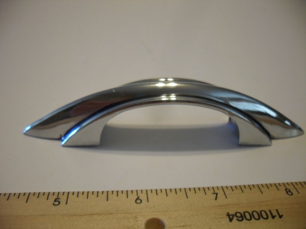 Vintage Chrome Drawer Pulls Stepped Sides Blk Lines Pointed Ends Amerock