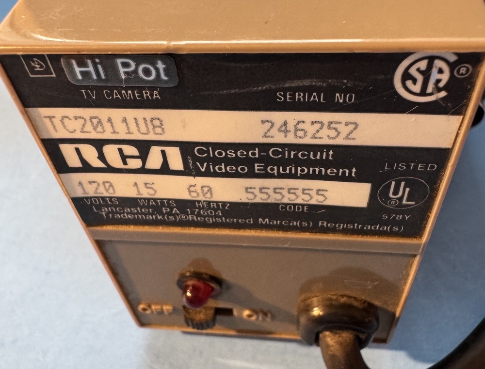 RCA 2000 TC2011 CC Video C-Mount Camera 120Volt Coax Powers ON! WITH CEILING MNT