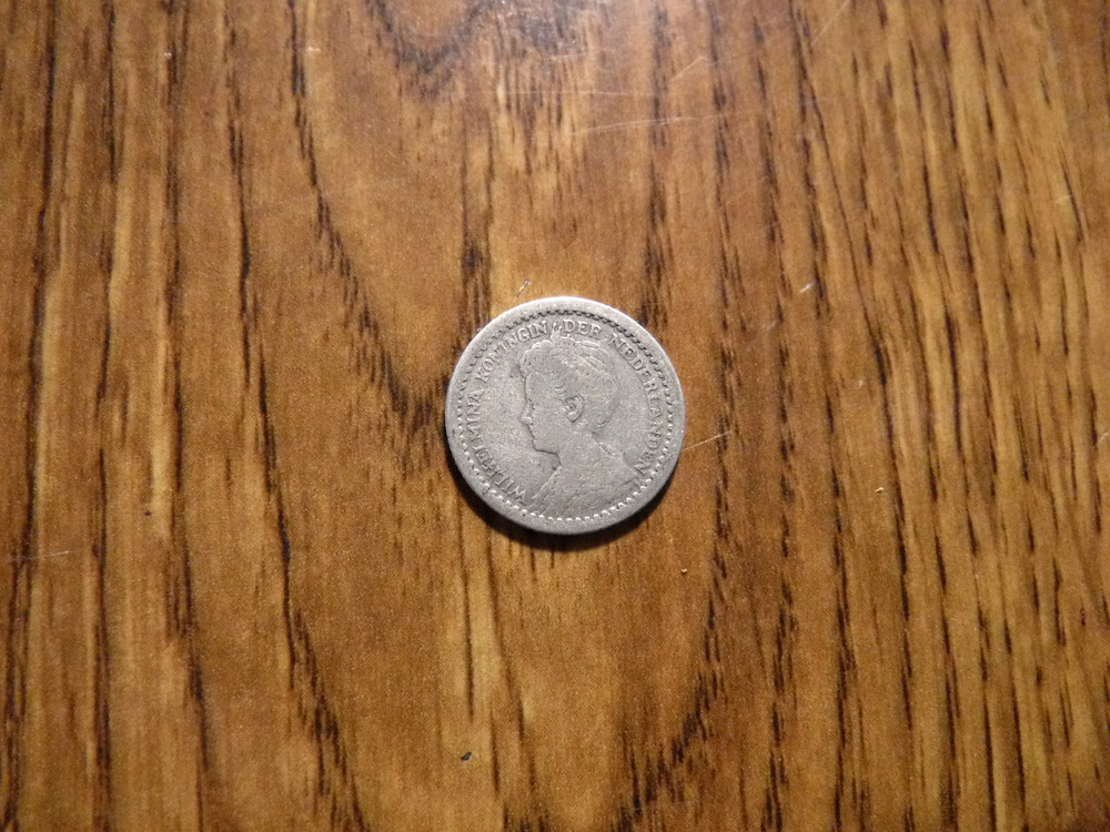 NETHERLANDS 10 CENTS 1911 SILVER COIN (983)