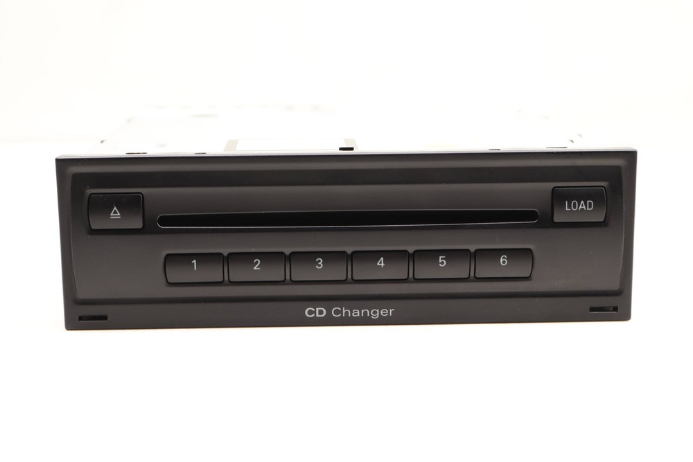 2012-2013 AUDI A6 - 6 DISC CD Changer 8X0035110B