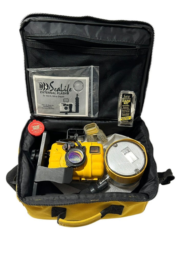 SeaLife ReefMaster Underwater Camera Case & External Flash & Soft Carry Bag
