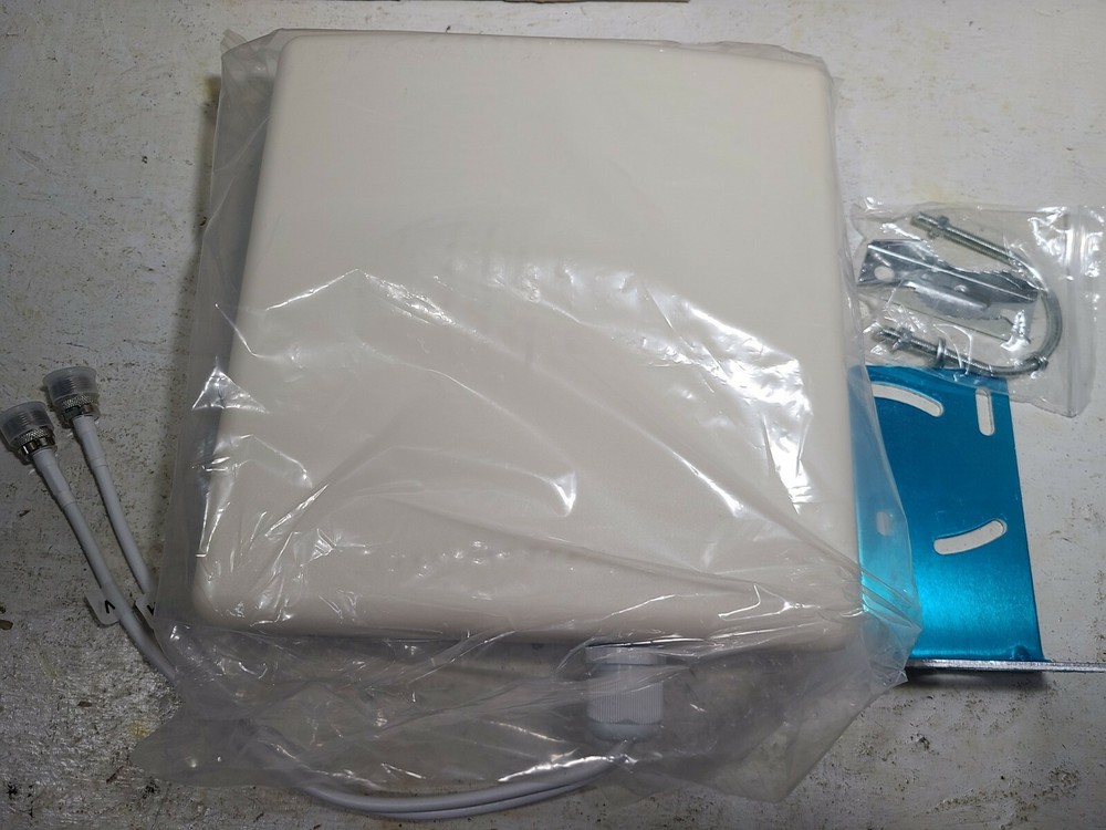 Arronna 2.4g/5.8g Mimo Panel Antenna model:ARP-DF-2400/5800-7-90