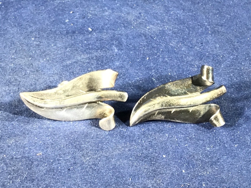 K1-4 STERLING SILVER EARRINGS - CLIP-ON BACKS - LEAF PATERN
