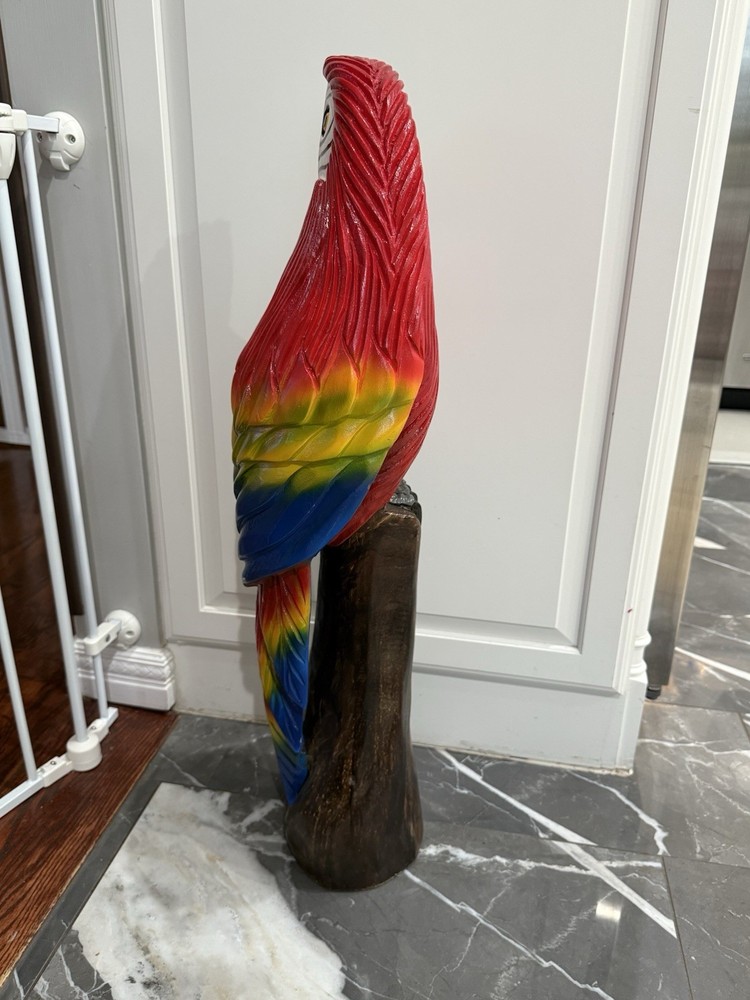 MACA PARROT IN SOLID WOOD MADE IN COLOMBIA.