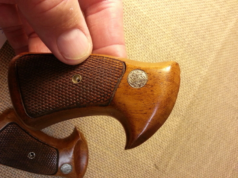 Original Smith & Wesson J Frame Square Butt Presentation " Target " Grips NICE