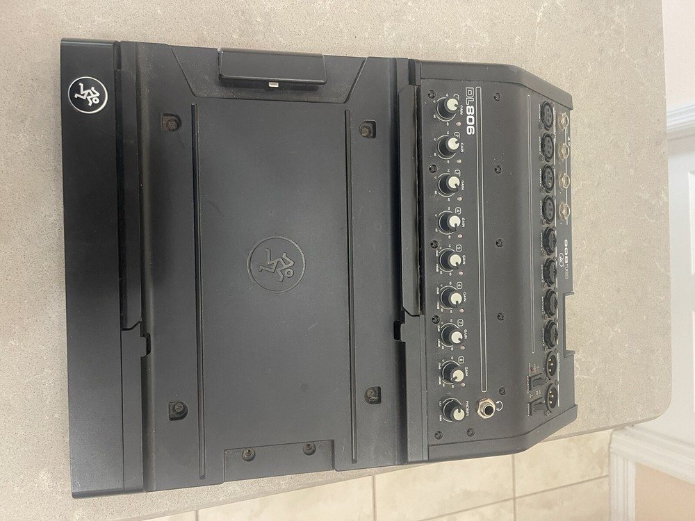 Mackie DL806 Digital Audio Mixer - Read Description