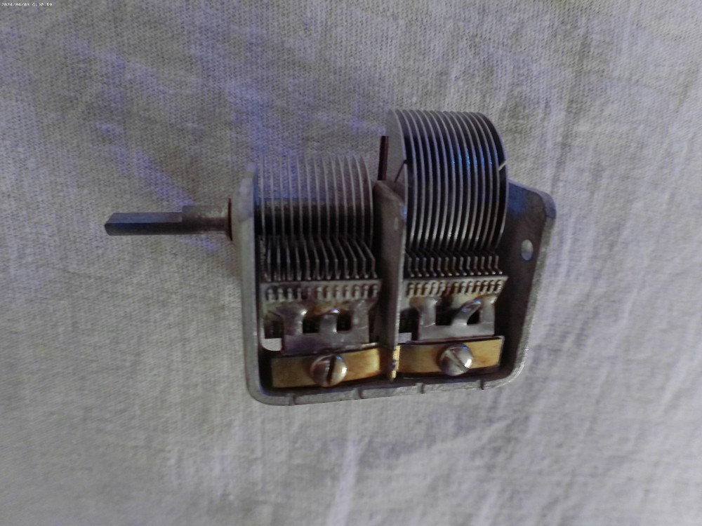 420/165pf VARIABLE CAPACITOR FOR PROJECTS 585pf TOTAL TESTED GOOD