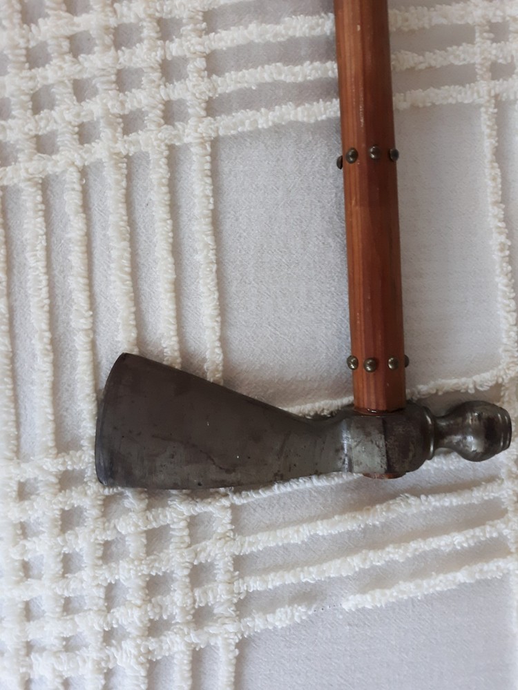 Tomahawk with Smoking Bowl - age Ax - Beads, feather & Studs - AX