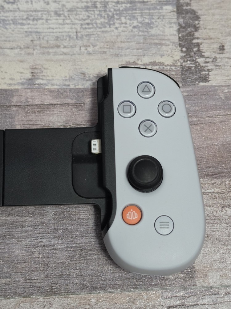 Backbone One Lightning Controller Playstation Edition BB-02-W-S iPhone