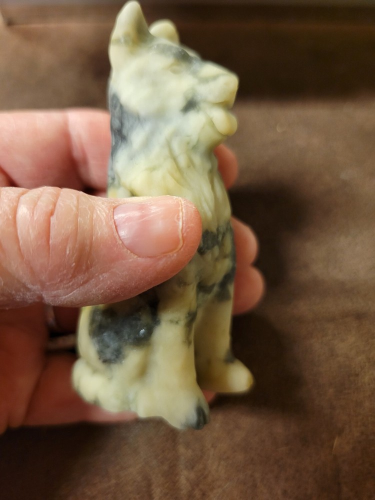 Wolf Green Jasper Carving Natural Statue