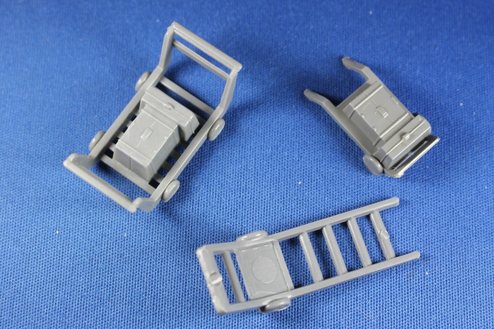 O - Plasticville - #1620 Loading Platform - CARTS ONLY (3) - Excellent