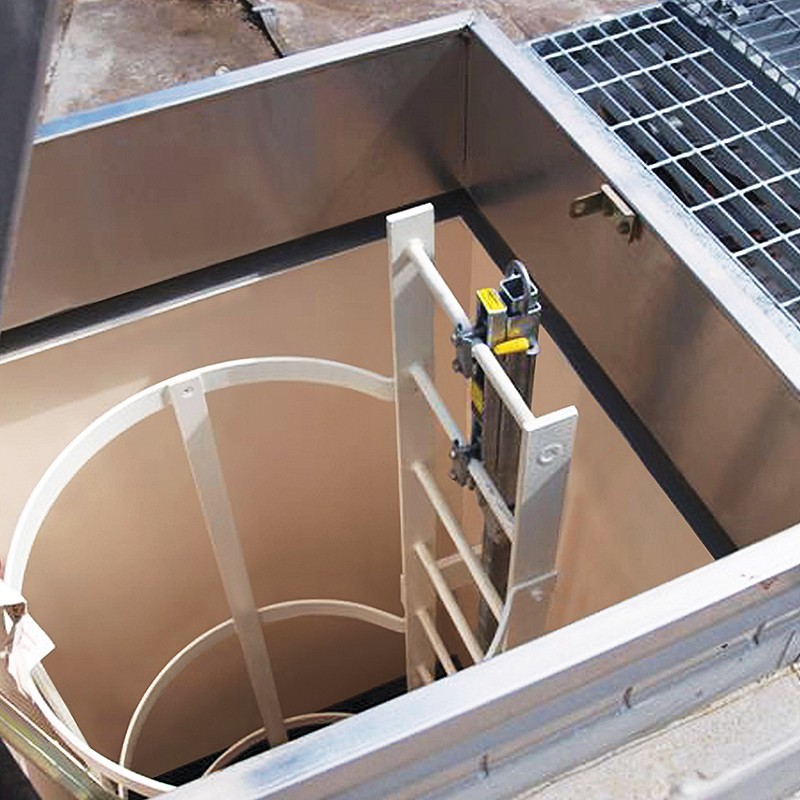 Roof hatch for ladders Access Bilco S-20SV