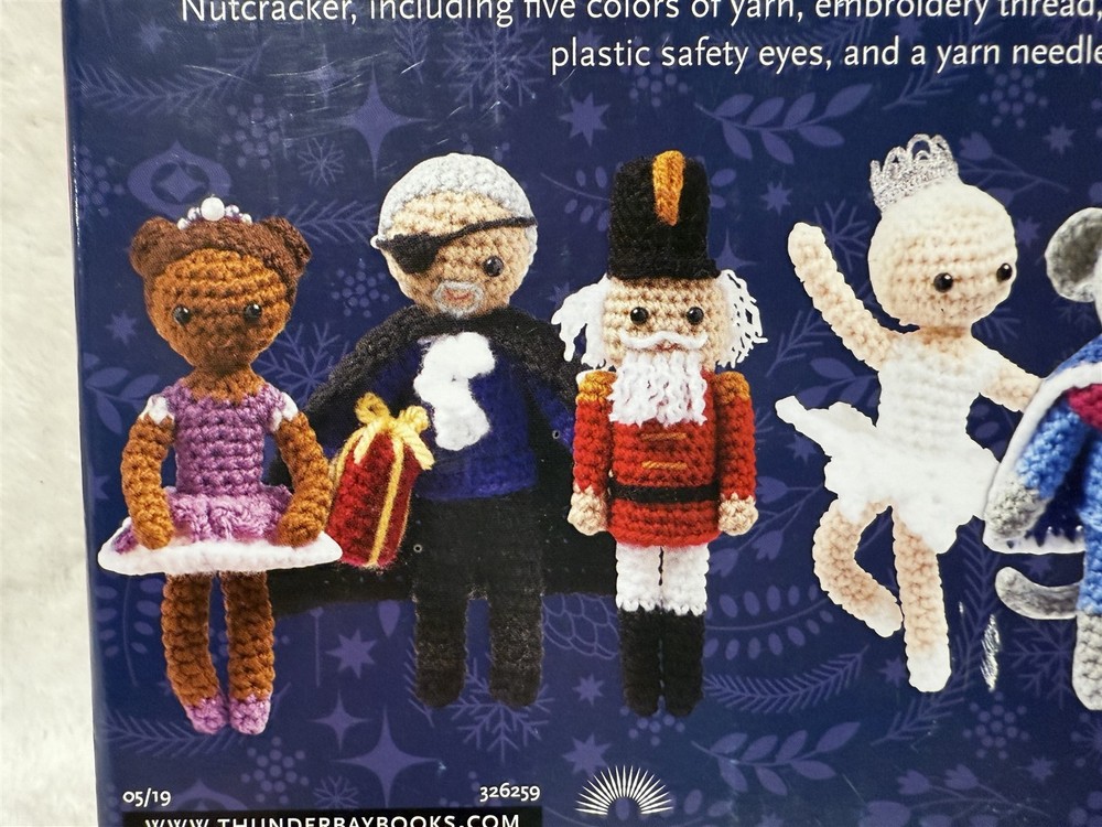 NEW NUTCRACKER CROCHET CHARACTERS KIT MAKES 6 DIFFERENT W/ BOOK