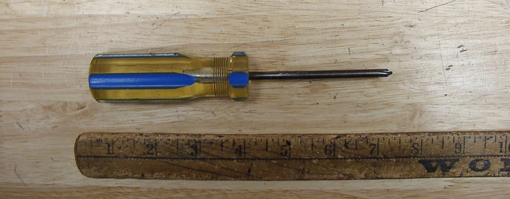 2 Vntg Unbranded Plastic Handle Screwdrivers,Phillips-6-1/2",& Std Tip-7-1/4",EX