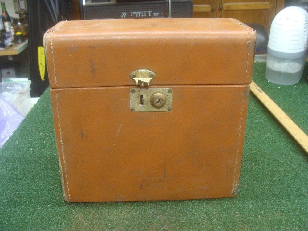 VINTAGE POLAROID LAND CAMERA MODEL 150 ORIGINAL CARRYING CASE/ EXTRAS -UNTESTED
