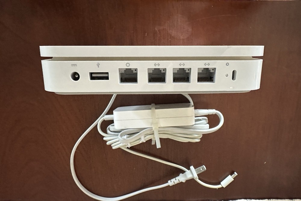 Apple Router (A1354)