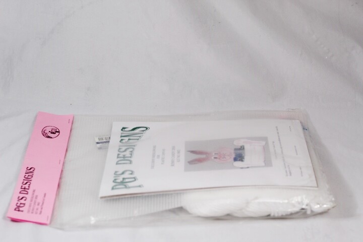 PG'S Designs Easter Bunny Candy Dish Plastic Canvas Needlework Kit 0002