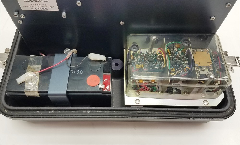 Kinemetrics SSA-2 Digital Solid State Strong Motion Accelerograph Recorder