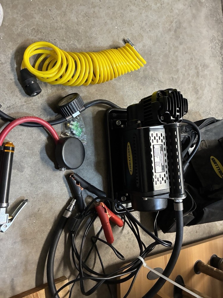 smittybilt air compressor Used Twice Practically New Still.