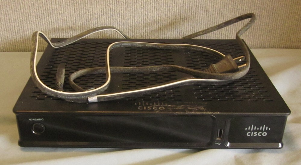 Cisco Technicolor 4742HDC2 High Definition Receiver Cable Box.--untested