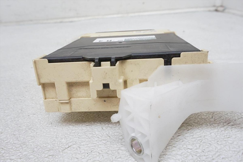2012-2014 Toyota Camry Multi Plex Network Computer Module Unit 89221-06210
