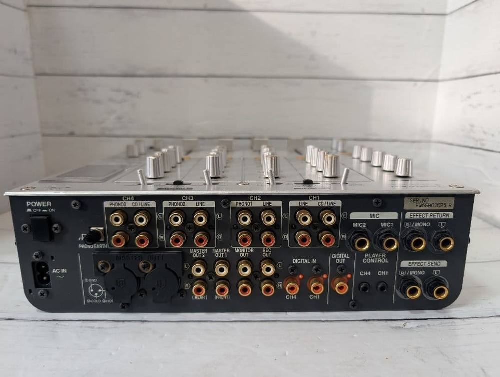 Technics SH-MZ1200 DJ mixer