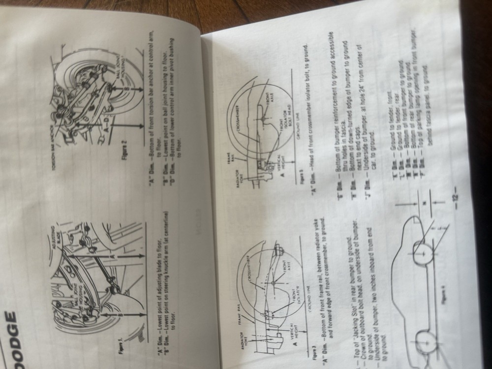 MOOG Chassis Height Specifications Pocket Manual 1990
