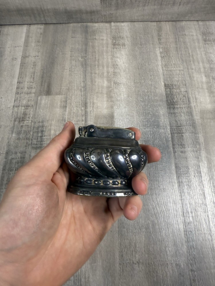 Vintage 1940/1950s Silver Plate Robson Crown Table Lighter