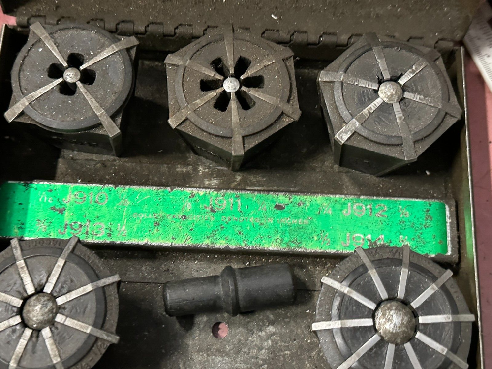 Jacobs Spindle Nose Lathe Chuck Model 91-C4 w/11 Collets