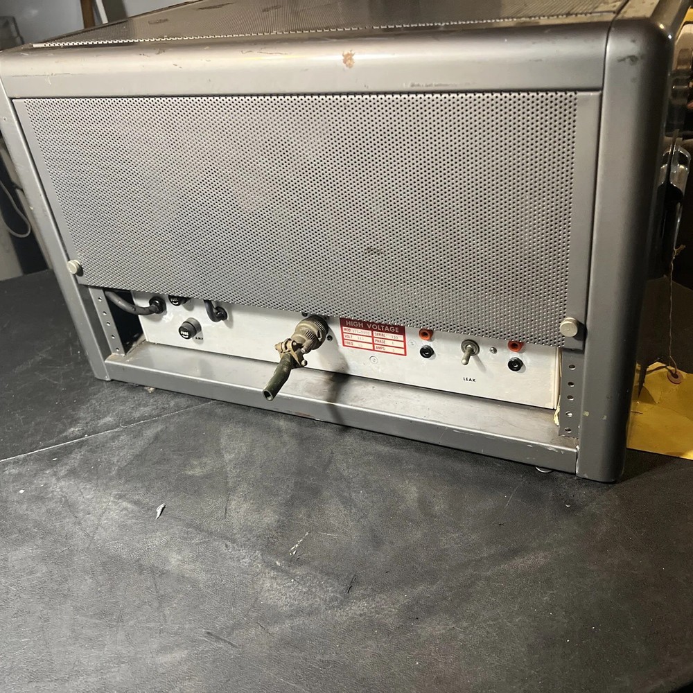 Varian Associates Leak Detector Model 975-0000