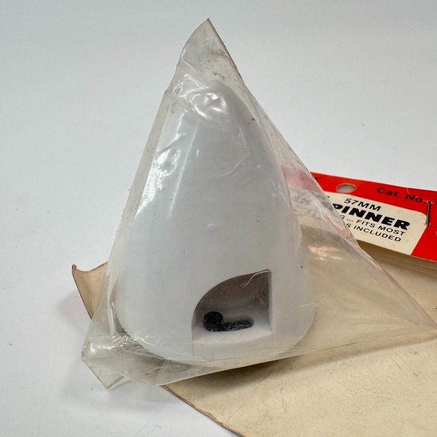 R/C DU-BRO 2 1/4" Diameter 57mm Kwik-Lock Spinner #278 White