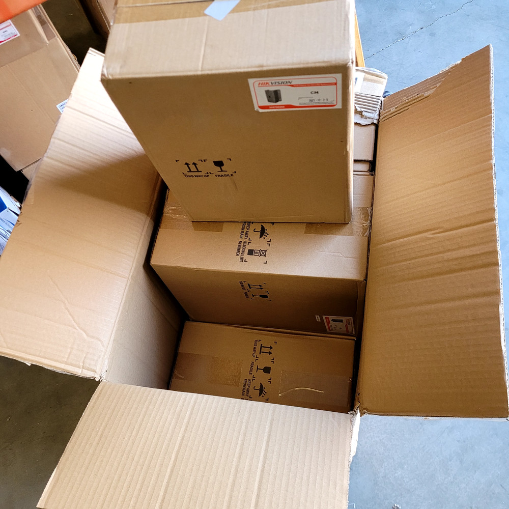 Hikvision CM: Camera Corner Mount