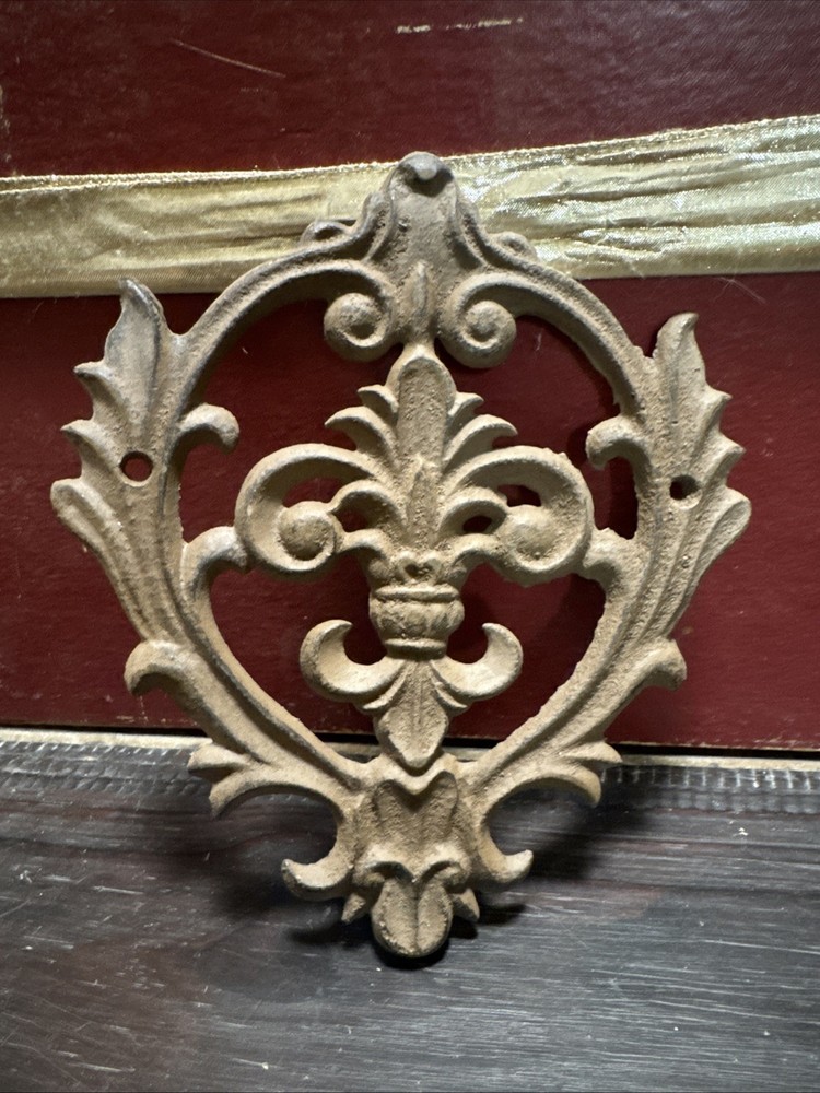 Cast Iron - FLEUR DE LIS Plaque - Wall Decor - Rustic  - 9" x 7.5”