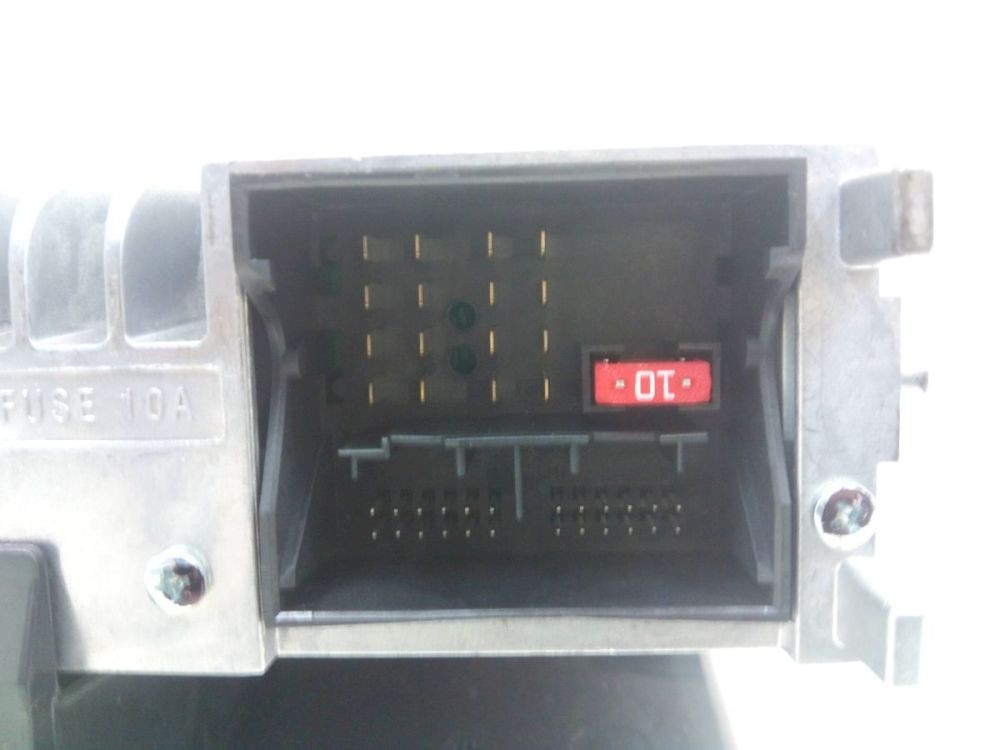 Radio/CD Combined Change * CODE Not Present. Compatible with VW POLO V (6C1)