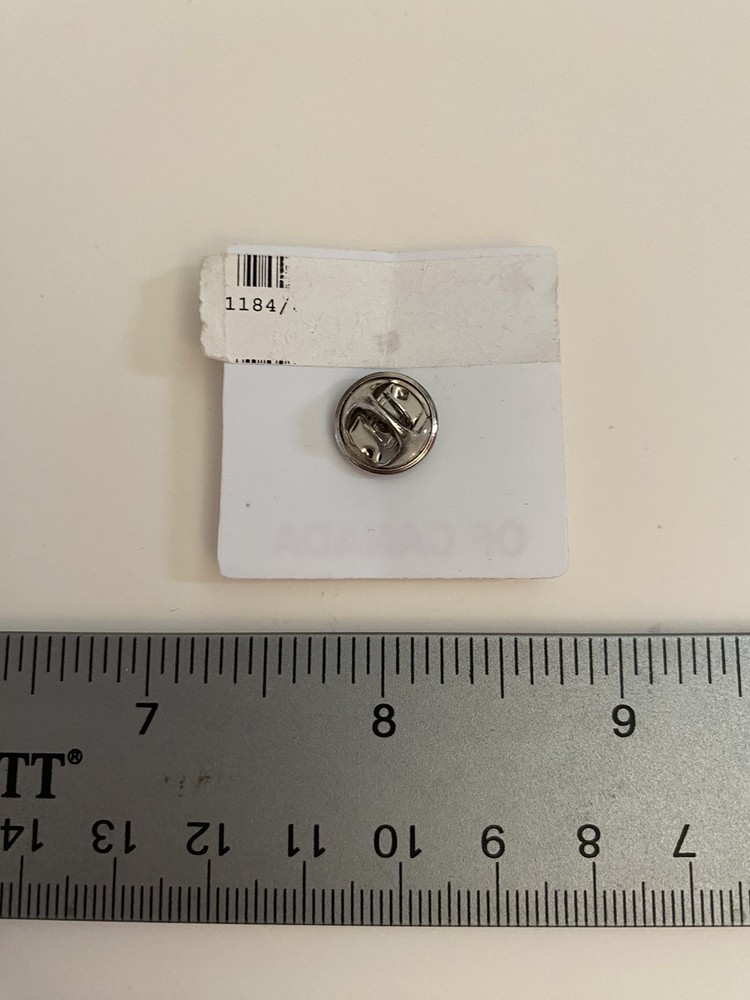 Canada Maple Leaf Lapel Pin P45
