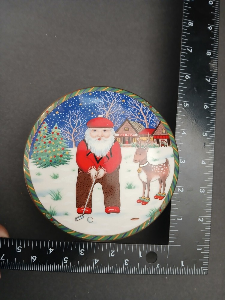 Mikasa Christams Santa's Putt Covered Box