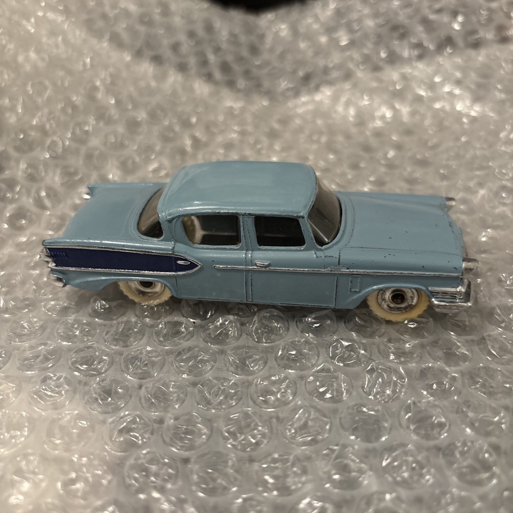 DINKY STUDEBAKET PRESIDENT 1960s(repaint)very good