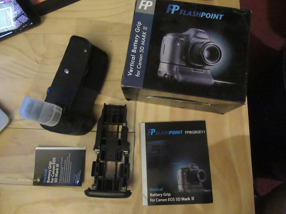 FP Flashpoint Vertical Battery Grip in box NICE