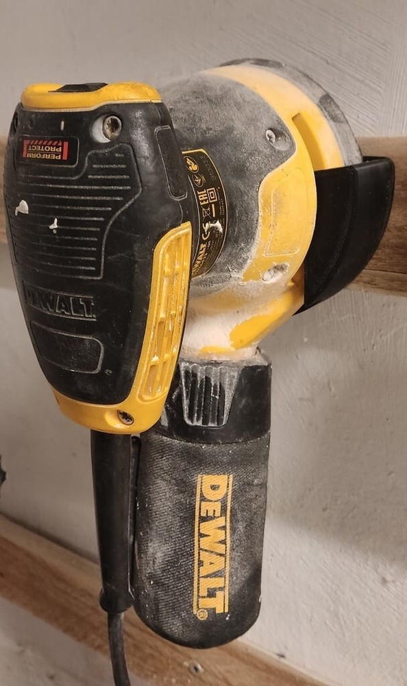 DeWalt DWE6423 Orbital Sander Wall Mount Adapter