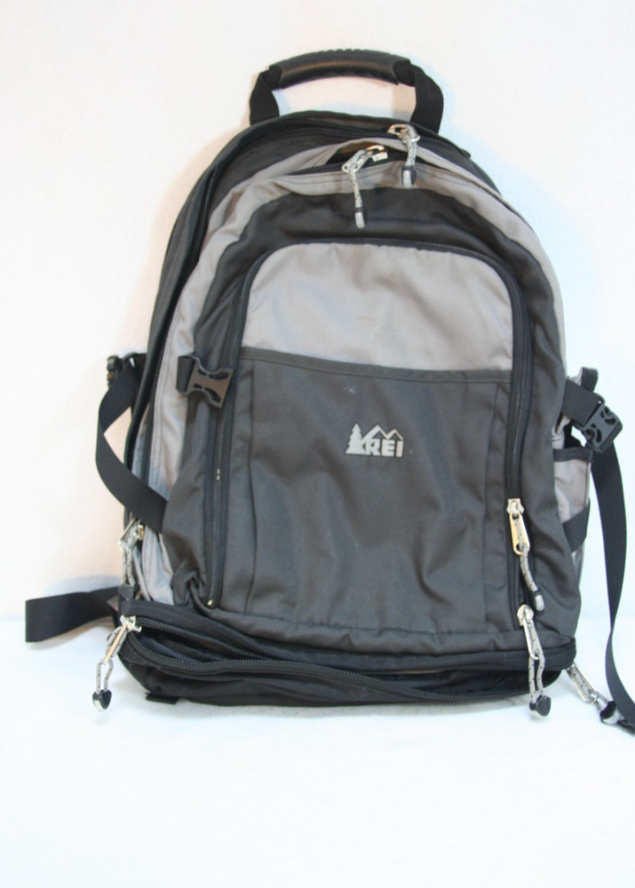 REI Hiking Travel Backpack Multi Zip Compartments Adjustable Strap Gray Black