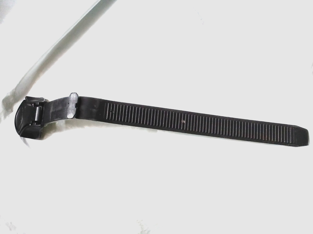 saris bones bike frame cradle/holder strap