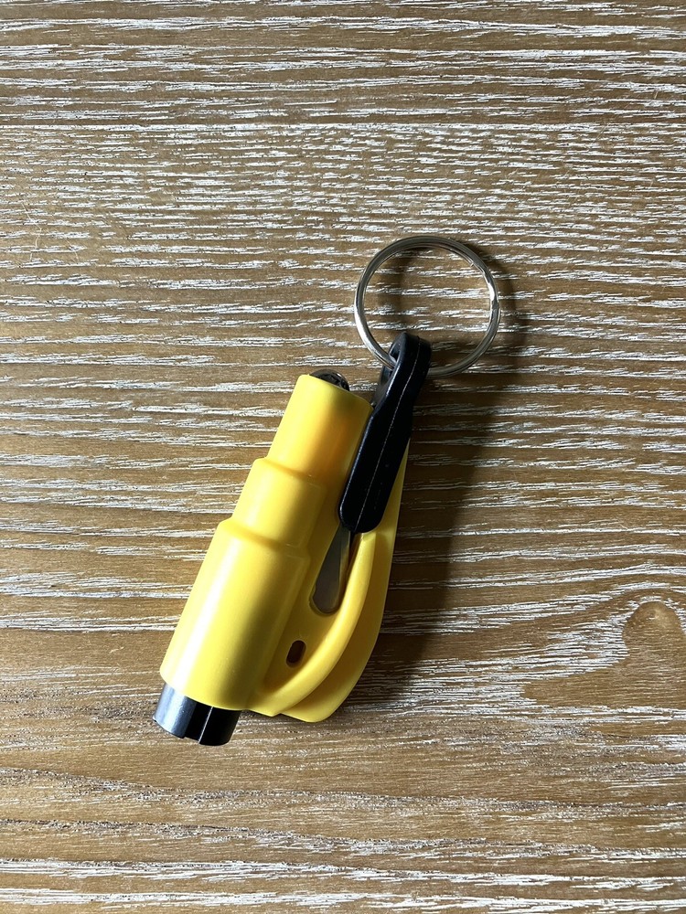 Key Chain Window-Punch & Seat Belt Cutting Tool