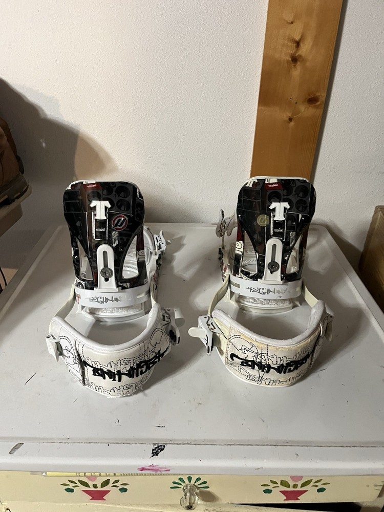 Snowboard Binding Medium