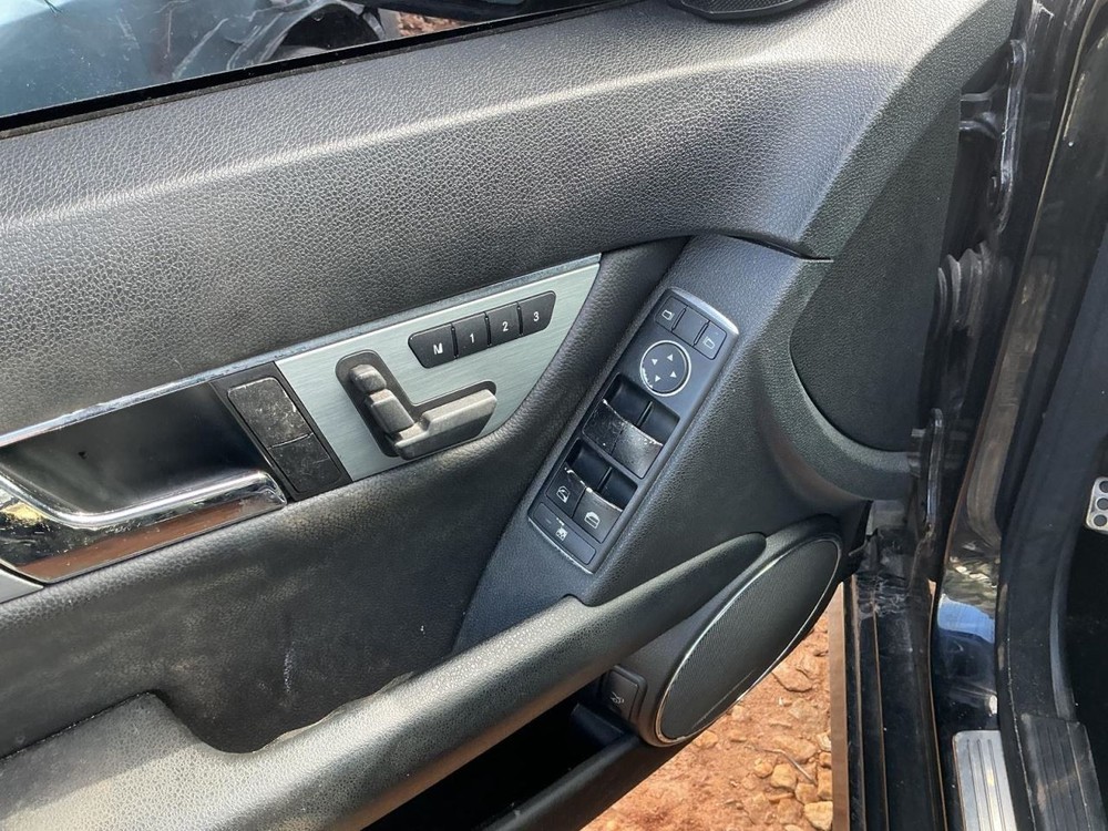 C220 2010 Glove Box 4945510